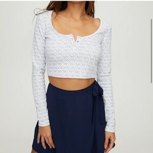 Aritzia Sunday Best Becky long sleeve floral Henley top women’s size large